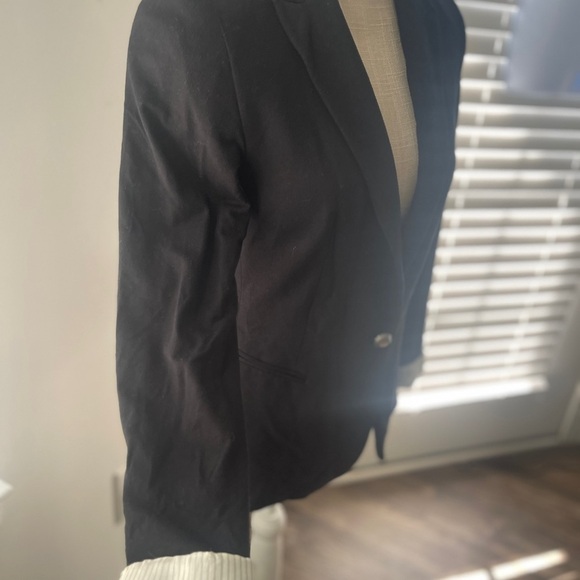 Zara Elegant Black Blazer with Silver Accent - Picture 2 of 7